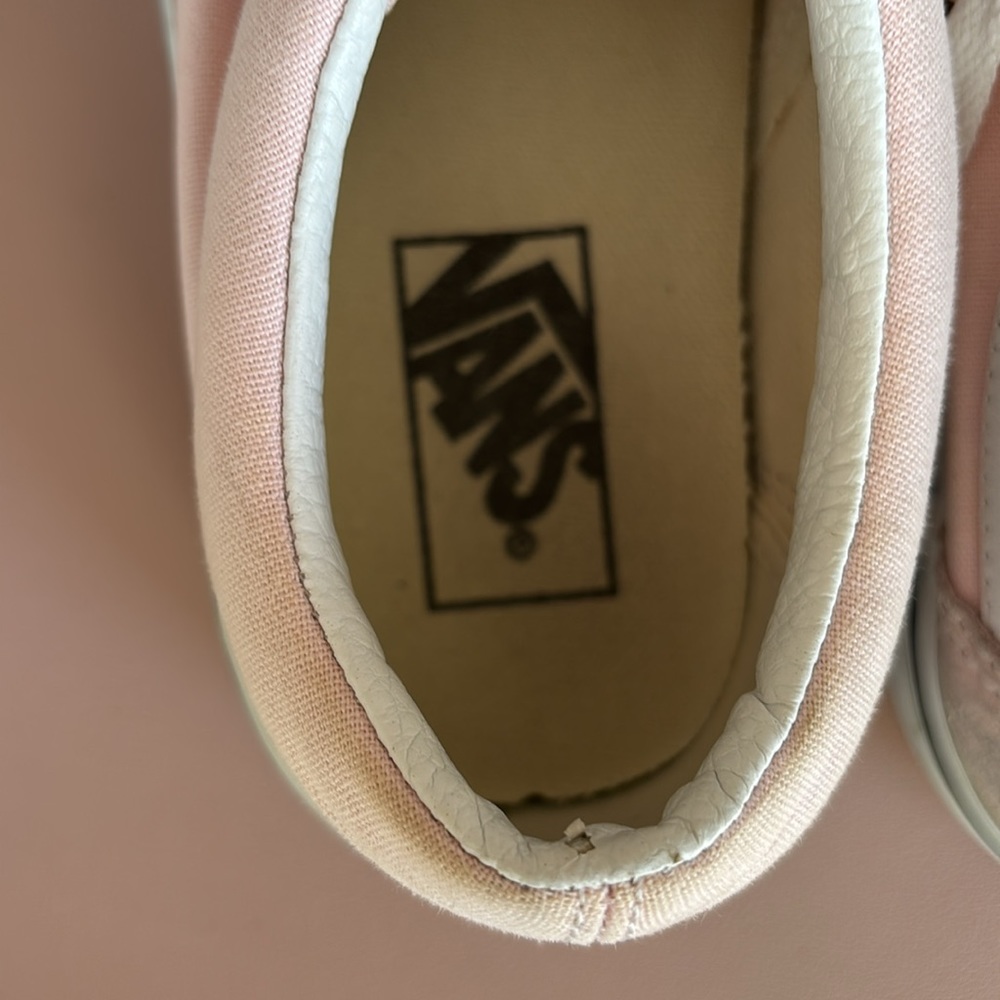 Vans - Picture 2 of 6